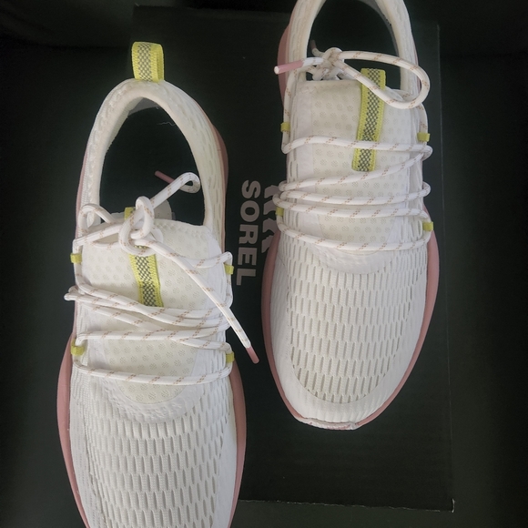 Sorel kinetic lace up sneakers. Sz 9.5 - Picture 8 of 8